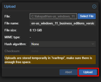 Boîte de dialogue d'upload d'une image ISO Windows 11 de 8,13 Gio dans le stockage local
