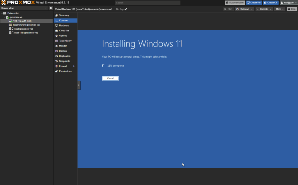 Installation de Windows 11 en cours à 11 pour cent dans la console Proxmox