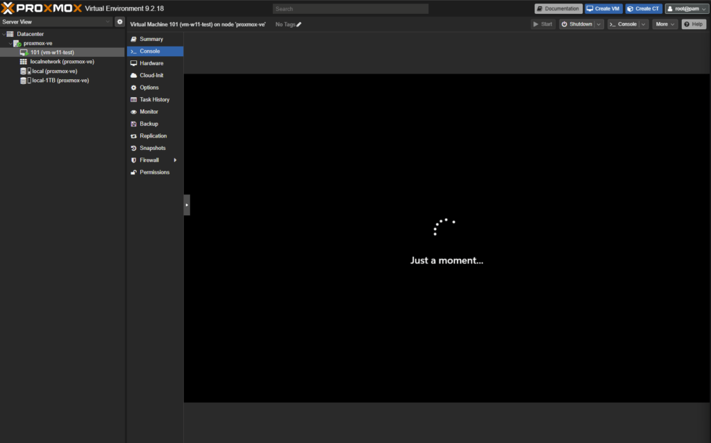 Écran Just a moment pendant le premier démarrage de Windows 11